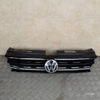 Решетка радиатора volkswagen volkswagen tiguan 5na853653a