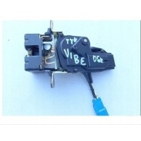 Понтиак vibe 1.8 vvt - i 2006 год - замок с крышки багажника задняя