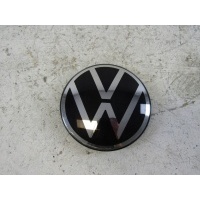 Volkswagen tiguan ii рестайлинг эмблема решетки 5na853601m