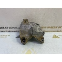 Кронштейн двигателя Volkswagen Touareg 3 CR7 до рестайлинг 2020 4M0199307BE