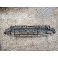 8w0807233d крепление решетка радиатора audi a4 b9 рестайлинг s - line