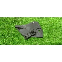 кронштейн ручки откр. капота VW Touareg 2010-2014 2014 7p0823633
