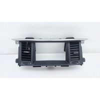 Дефлектор воздушный центральный Infiniti QX56 Z62 2012 682701LA0A, 687511LA0A, 687501LA0A