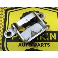 Петля двери задняя верхняя Nissan Pathfinder R51 2006 82400EA00A