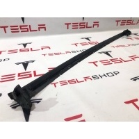уплотнитель Tesla Model X 2018 1073246-S0-B,1073246-90-B,1072079-90-D