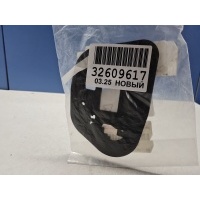 Уплотнитель фонаря внутреннего правого Toyota Camry V70 2017- 8158233350