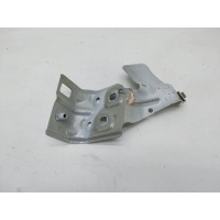 Кронштейн крыла Mercedes A200 W177 A1778810100