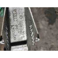 Кронштейн двигателя Audi A8 1998 4D0199307E
