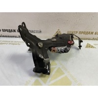 Кронштейн крыла Volkswagen Touareg 3 CR7 до рестайлинг 2020 4M0265335G