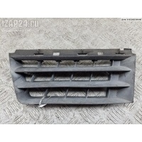 Решетка радиатора Лев. Renault Scenic II (2003-2009) 2004 8200140329