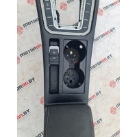 Кнопка ручного тормоза (ручника) Volkswagen Passat 2016 3G0927225B