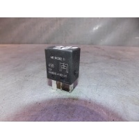 Реле Mitsubishi Carisma (DA) 2000-2003 MB953382