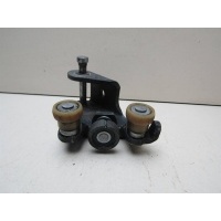 Ролик двери сдвижной средний Renault Kangoo 2008-2021 8200497637