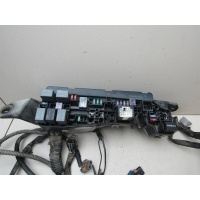 Блок предохранителей Toyota Matrix 2001-2008 8274102040