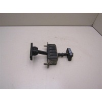 Ограничитель двери Mercedes Benz W203 2000-2006 A2037300116