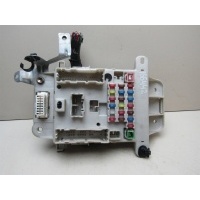Блок предохранителей Toyota RAV 4 2000-2005 8273142010