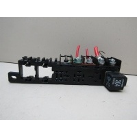 Блок предохранителей VW Passat (B5) 1996-2000 8L0941822A