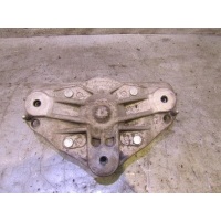 Кронштейн амортизатора VW Touareg 2002-2010 7L0412391D