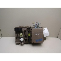Блок предохранителей Toyota CorollaVerso 2001-2004 8264113040