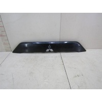 Накладка двери багажника Mitsubishi Outlander XL (CW) 2006-2012 5817A022XA