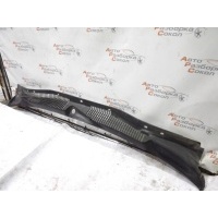 Решетка стеклооч. (планка под лобовое стекло) Nissan Primera P10E 1990-1996 6686299J00