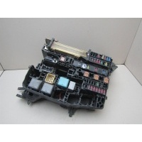 Блок предохранителей Toyota Auris (E15) 2006-2012 8274102050