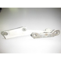 Петля капота правая Mitsubishi Carisma (DA) 1995-2000 M820291