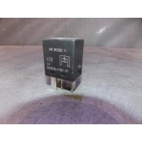 Реле Mitsubishi Carisma (DA) 2000-2003 MB953382