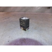 Реле Mitsubishi Carisma (DA) 2000-2003 MB953382
