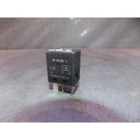 Реле Mitsubishi Carisma (DA) 2000-2003 MB953382