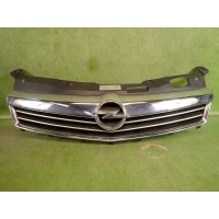 Решетка радиатора opel astra h iii 2008 год 13225775
