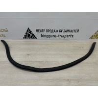 Уплотнитель капота Volkswagen Tiguan 1 5N1 рестайлинг 2014 5N0823723B