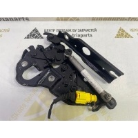 Петля капота Volkswagen Touareg 3 CR7 до рестайлинг 2020 760823823E