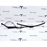 Щеткодержатель (поводок стеклоочистителя, дворник) левый Tesla Model 3 2019 1076728-00,1076730-00,1076726-00