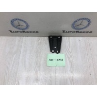 Кронштейн впускного коллектора Mercedes Om646 Mercedes W211 E 2002-2009 A6110981629