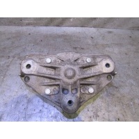 Кронштейн амортизатора VW Touareg 2002-2010 7L0412391D