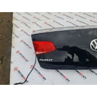 Фонарь крышки багажника левый Volkswagen Passat 2016 3G5945307