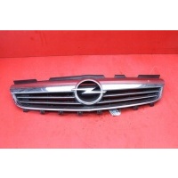 Решетка радиатора хромированная 13247331 opel zafira b 05 - 10