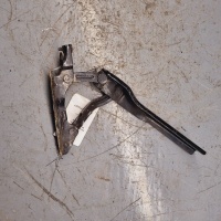 Петля капота левая Skoda Octavia A5 2008 1Z0823301C