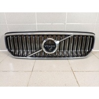 Решетка радиатора Volvo XC40 1 31656584
