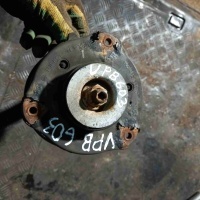 Стойка подвески передняя Volkswagen Passat B6 2006 3c0413031