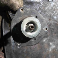 Стойка подвески передняя Volkswagen Passat B6 2007 3c0413031