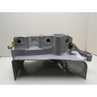 Кронштейн двигателя правый Skoda Octavia (A7) 2013-2020 04E199275