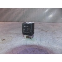 Реле Mitsubishi Carisma (DA) 2000-2003 MB953382
