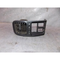 Дефлектор воздушный Nissan Primera P10E 1990-1996 6876199J00