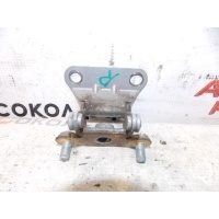 Петля двери багажника Toyota Sequoia (K3,K4) 2000-2008 6881008010