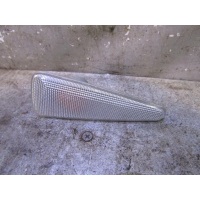 Повторитель на крыло правый Renault Sandero 2009-2014 8200602765