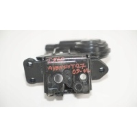 Замок крышки багажника задняя toyota avensis t27 седан 09 - 11r