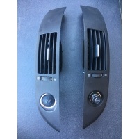 Решётка центральная правый зажигалка corolla verso ii 55680 - 64010