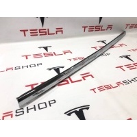 Молдинг двери задней правой Tesla Model X 2018 1032168-88-D